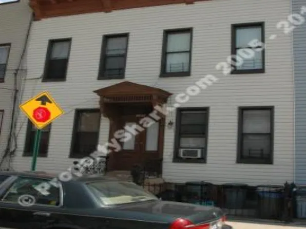 8821 85th St, Woodhaven, NY 11421