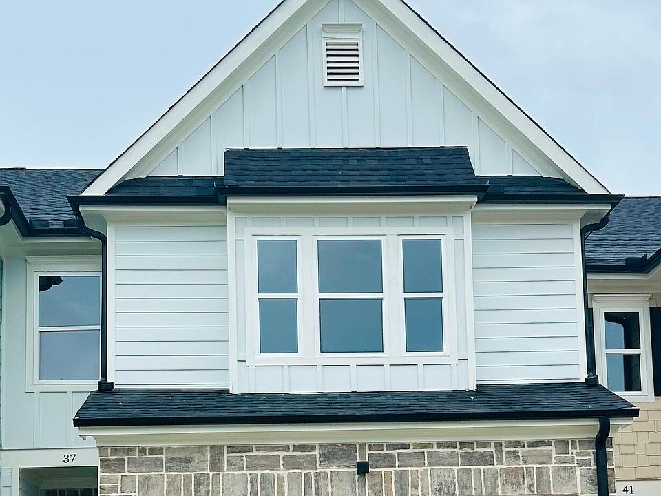 1st image of 37 Crest Dr #6