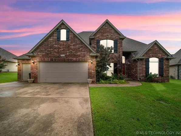 8240 Overlook Trl, Claremore, OK 74019