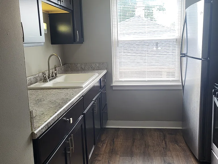 738 State St #9 — Photo 12