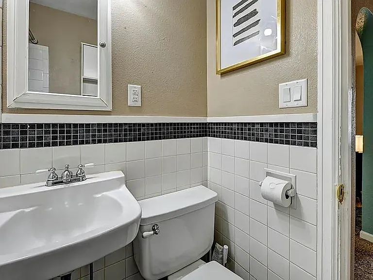 1215 Berkley Ave — Photo 15