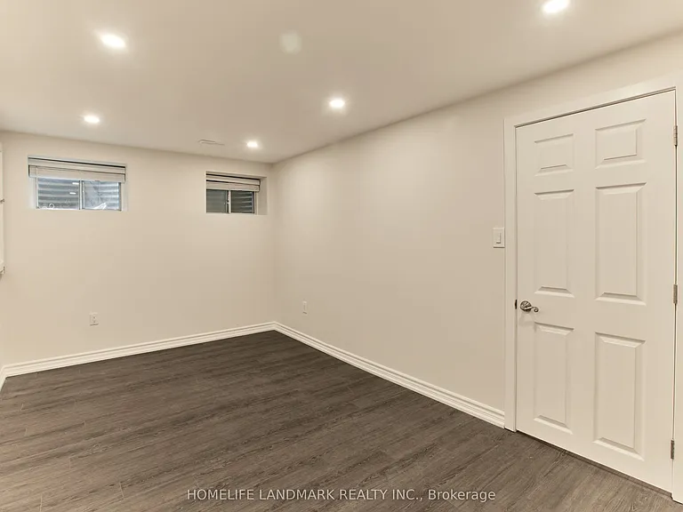 21 Robinglade Dr #LOWER — Photo 15