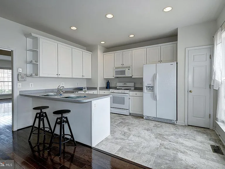 6325 Dunn Ct — Photo 19