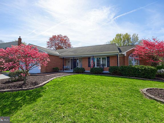 2nd image of 55 Horseshoe Dr