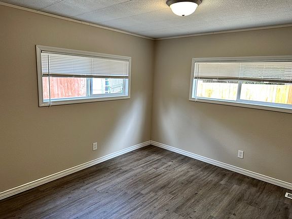 4th image of 141 Camelot Dr