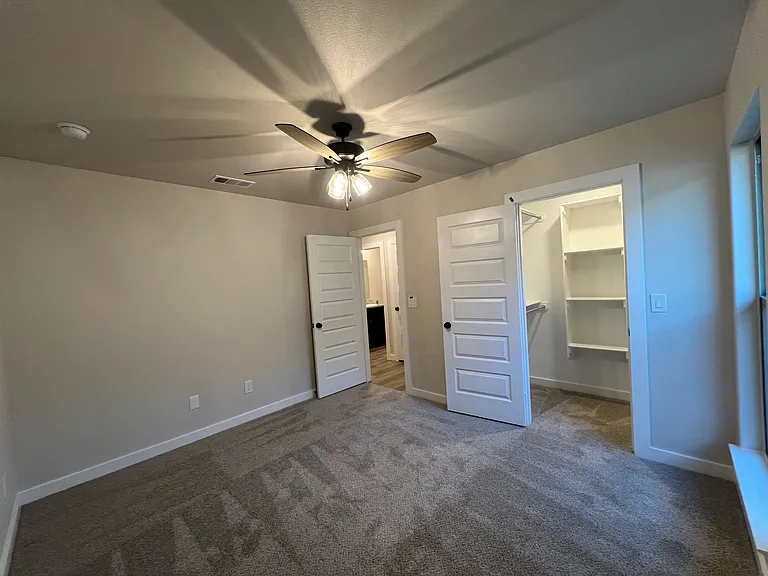 806 E 32nd St — Photo 13
