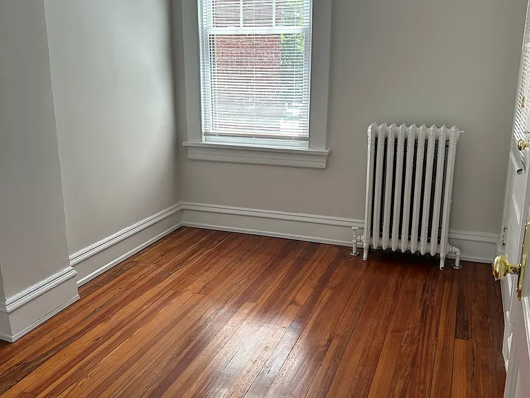 7 S Dooley Ave — Photo 9