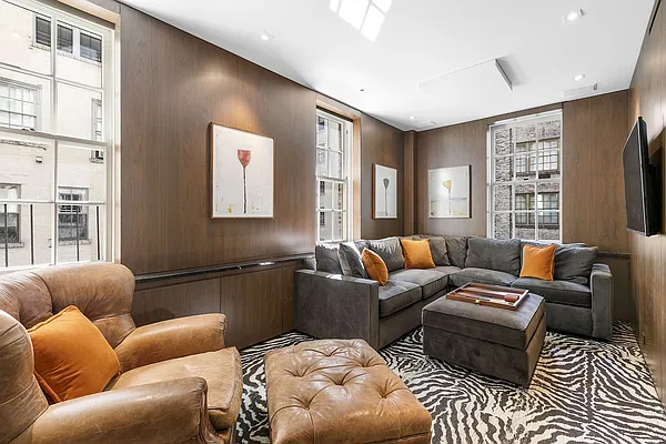 Sold by Compass | media 20