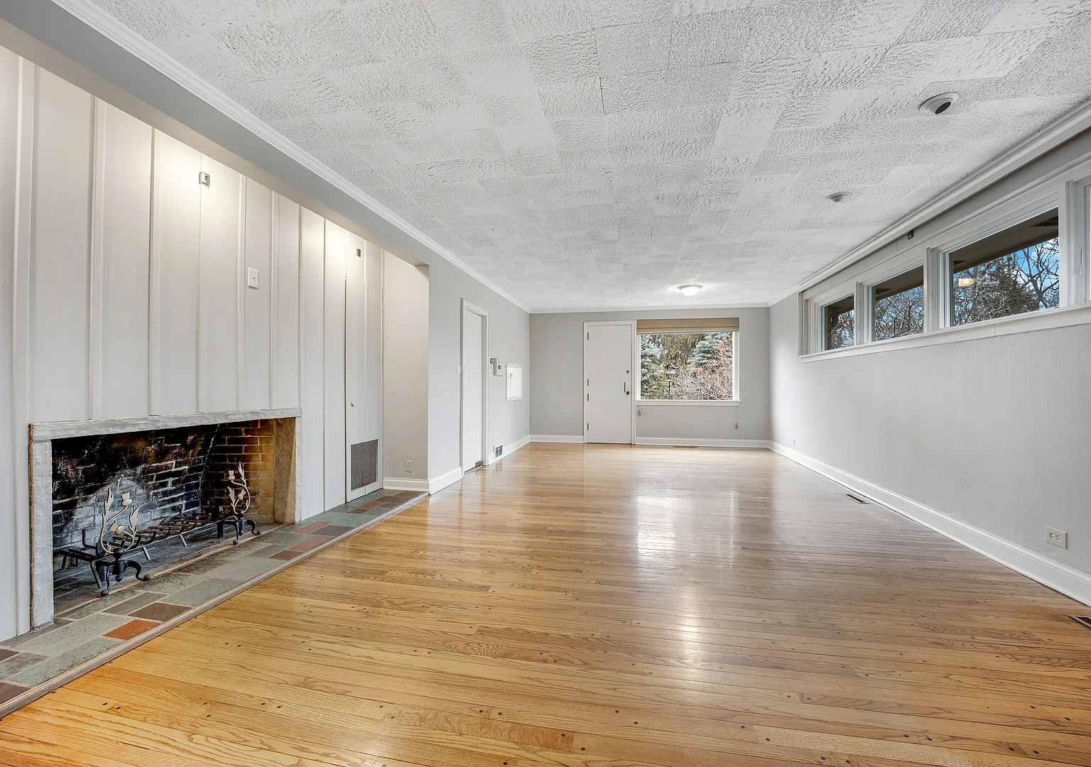 4 bed, 4.0 bath, 3400 sqft, $8,000 — Photo 3