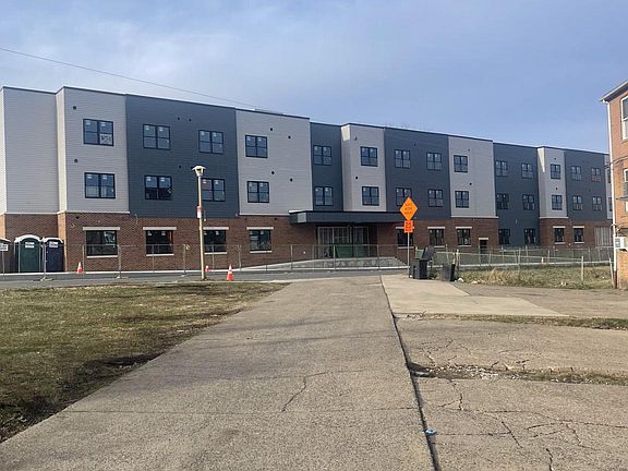 3rd image of 2622 Island Ave