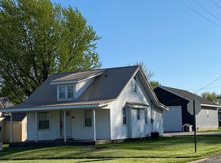 1121 Main St, Center Point, IA 52213