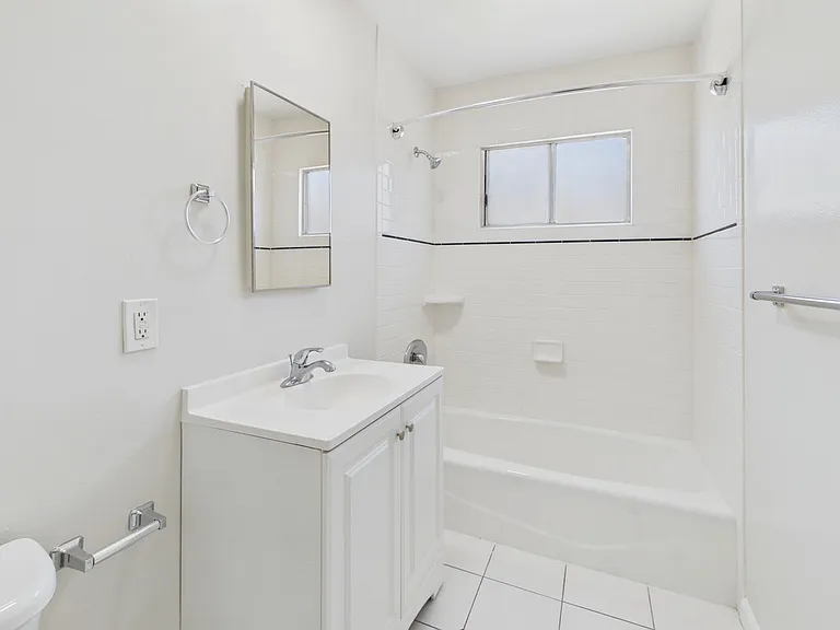 liv209 — Photo 11