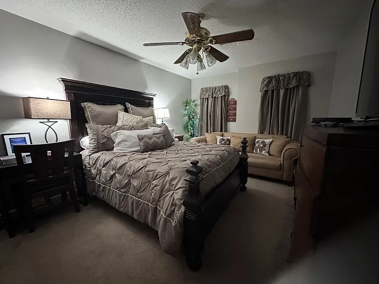 323 Weeping Willow Dr — Photo 2