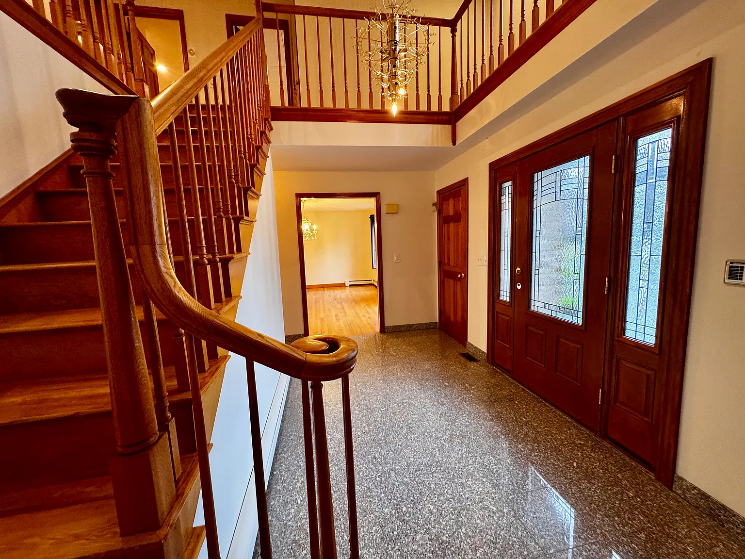 4 bed, 2.5 bath, 3591 sqft, $6,950 — Photo 3