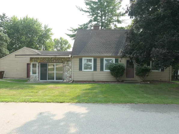 134 Wilson Dr, Saint Louis, MI 48880