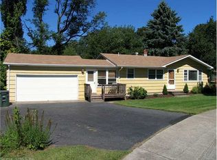130 Sassacus Dr, Milford, CT 06461