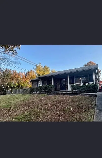 3 bed, 1100 sqft, $1,450 — Photo 1