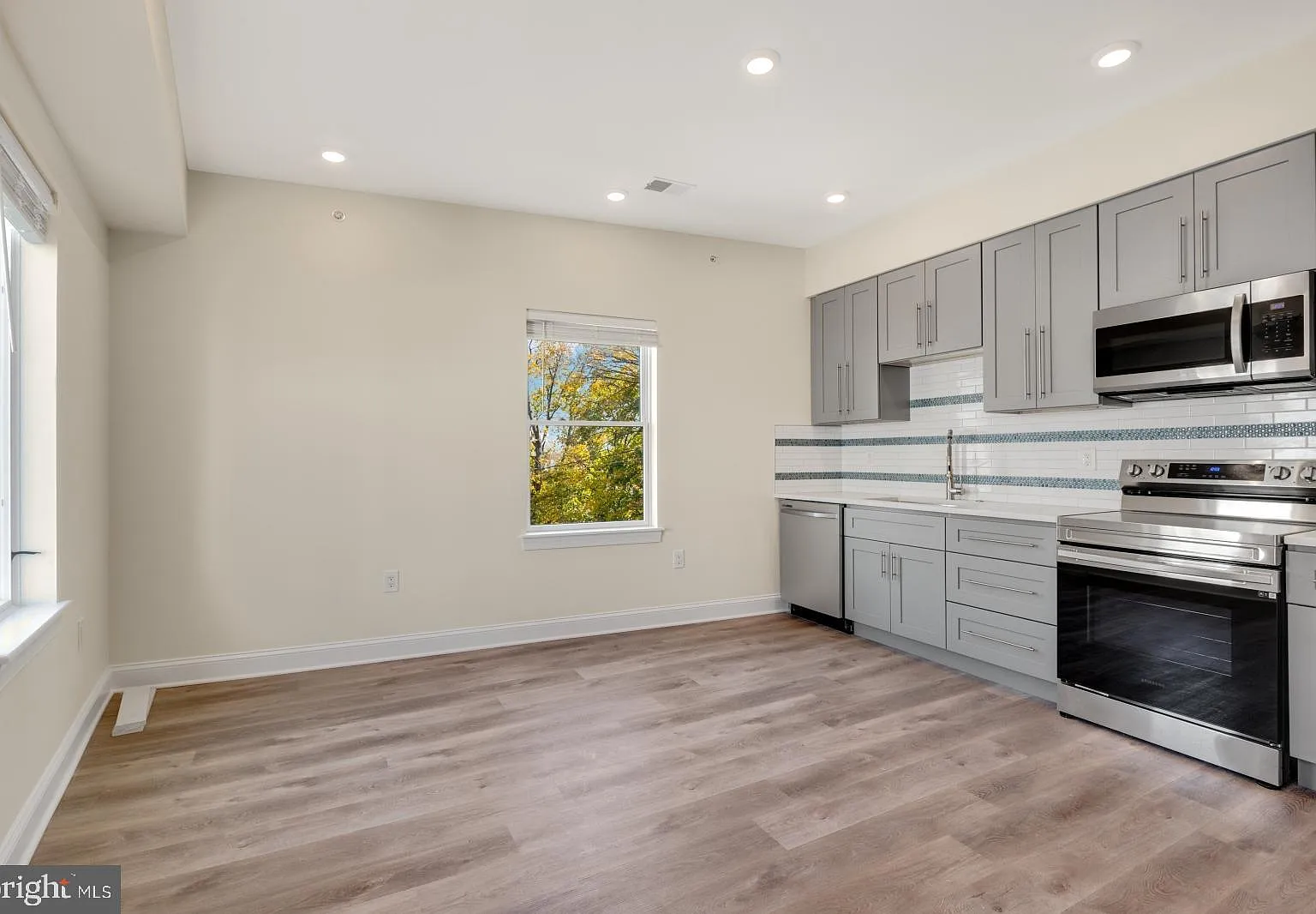 3 bed, 2.0 bath, $1,950 — Photo 1