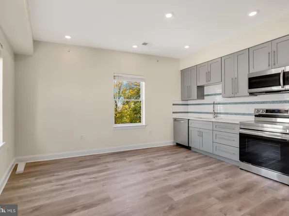 511 Gorgas Ln #E, Philadelphia, PA 19128