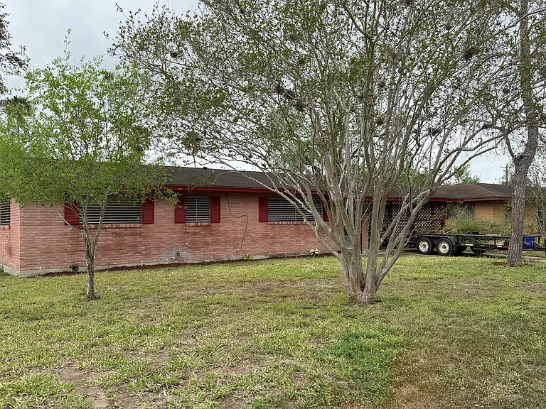 607 W Miller St — Photo 2