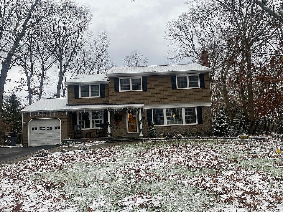 1st image of 23 Dogwood Dr