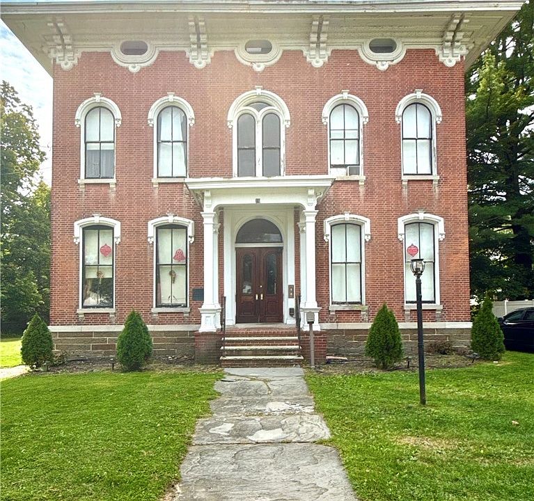 1st image of 19 Lake St