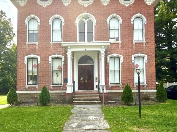 19 Lake St, Pulaski, NY 13142