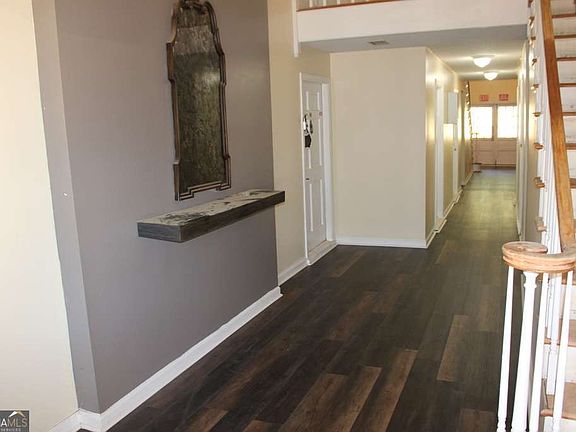 2nd image of 146 Rue Fontaine