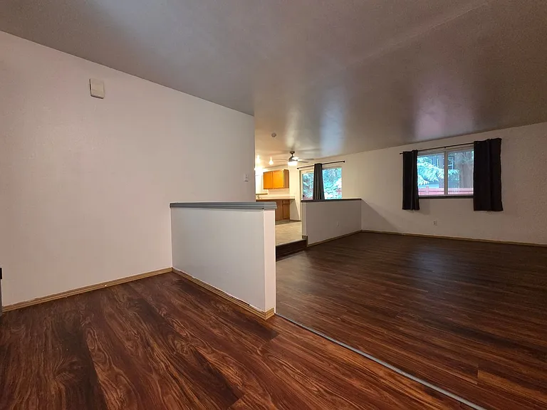 21835 Crest Ln SE — Photo 3