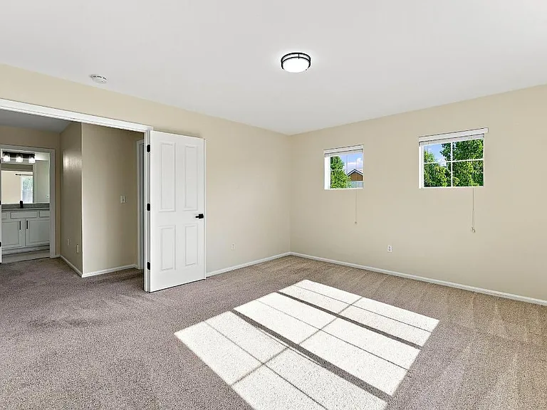 6038 Discovery St E — Photo 29