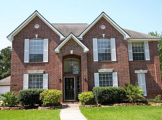 28 W Southfork Pines Cir, Spring, TX 77381