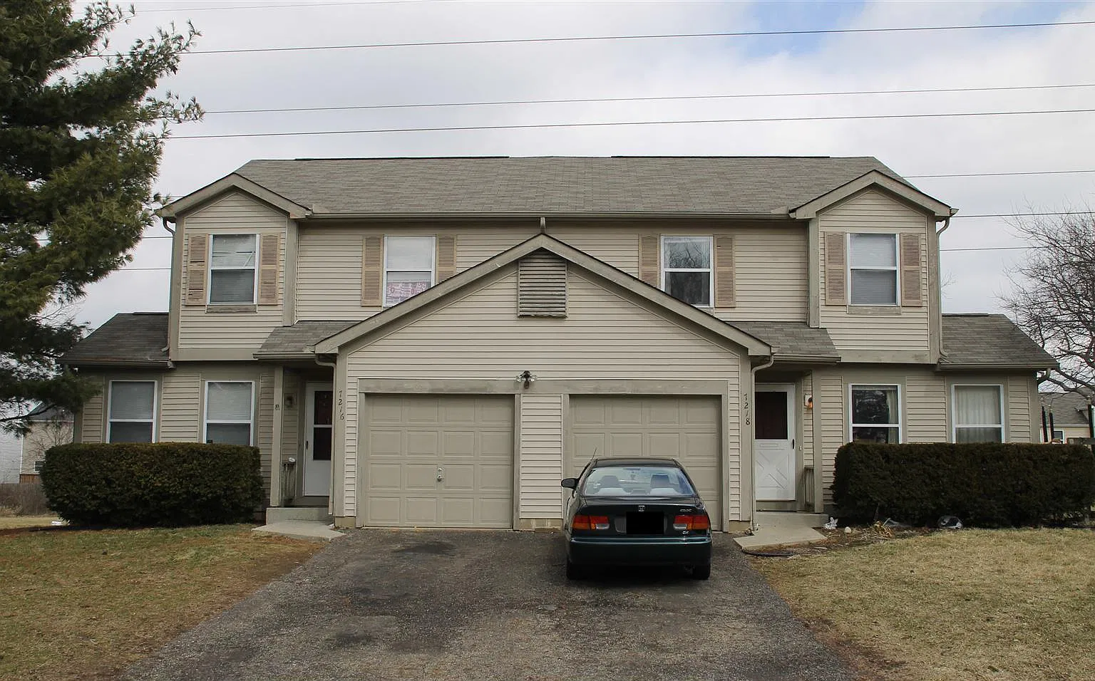 3 bed, 1.5 bath, 1300 sqft, $1,595 — Photo 1