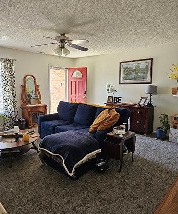 3rd image of 131 Wellsboro Ct