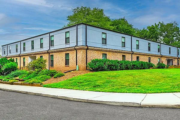 Asheville Arms Apartments — Photo 4