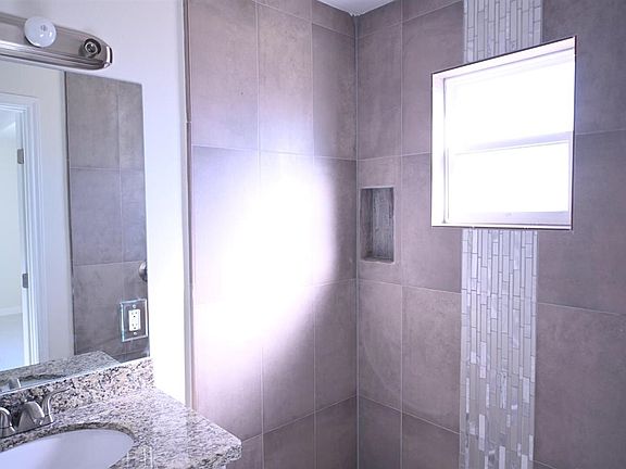 4th image of 1617 Bilbao Dr
