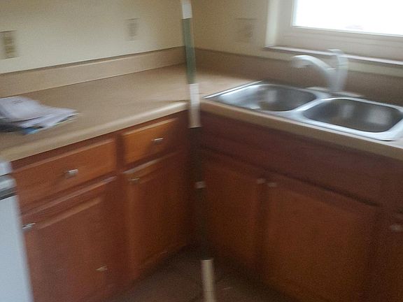 4th image of 2746 Lafeuille Ave