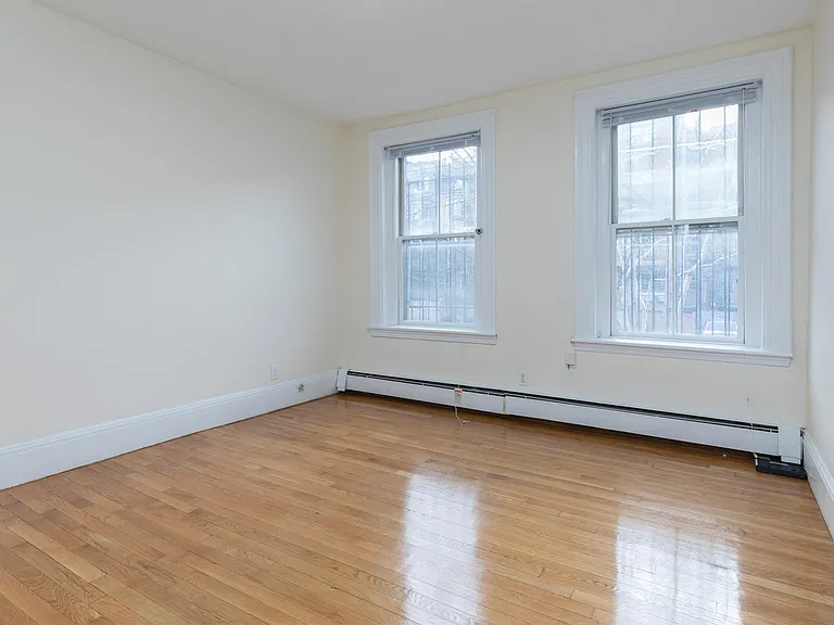 16 Yarmouth St #2 — Photo 9