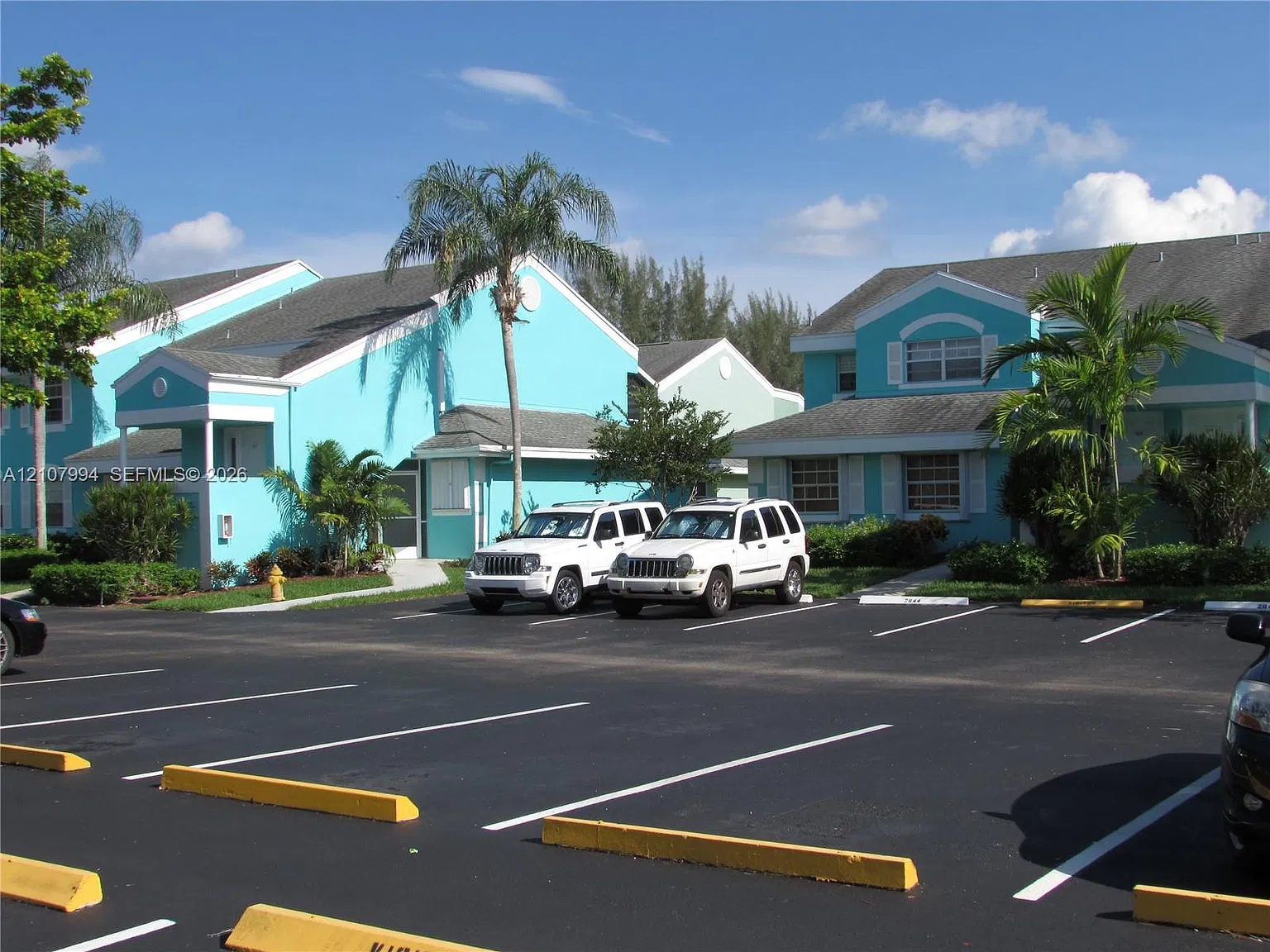Keys Gate Condo No Three — Photo 4