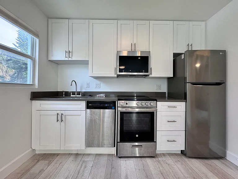 102 S K St #1 — Photo 2