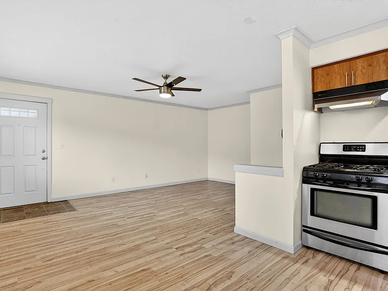 8950 N Kellogg St #10 — Photo 13