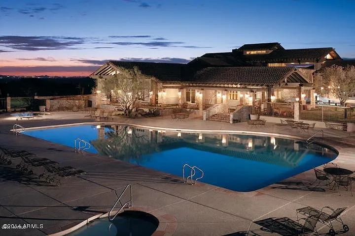 Las Sendas clubhouse and pool