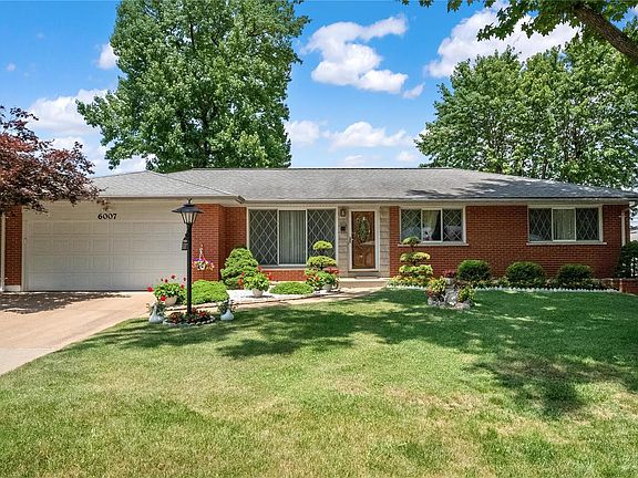 4th image of 6007 Deerwood Dr