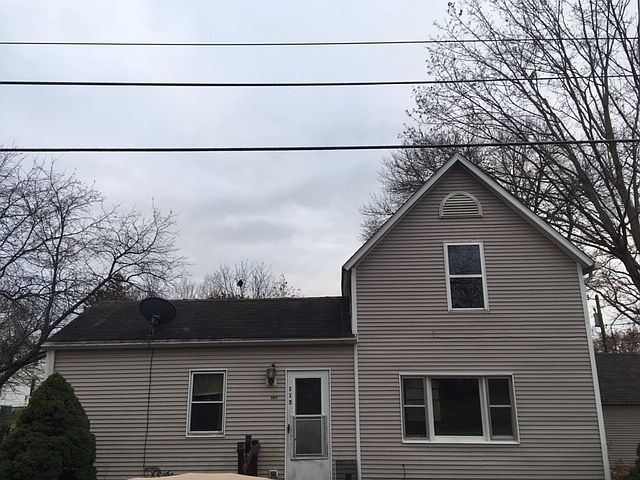 1st image of 115 W Walnut St