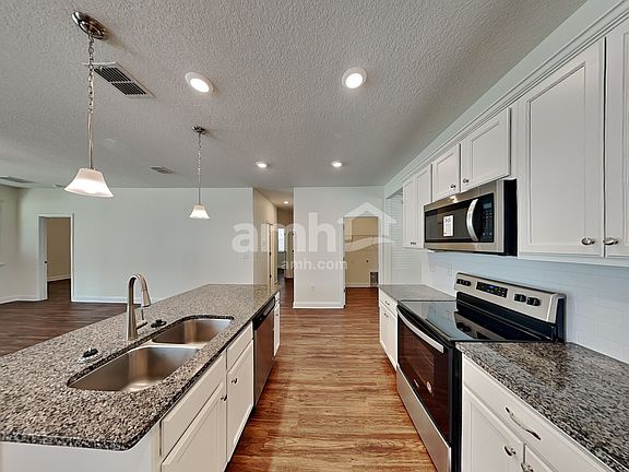 3rd image of 2962 Hill Valley Ln