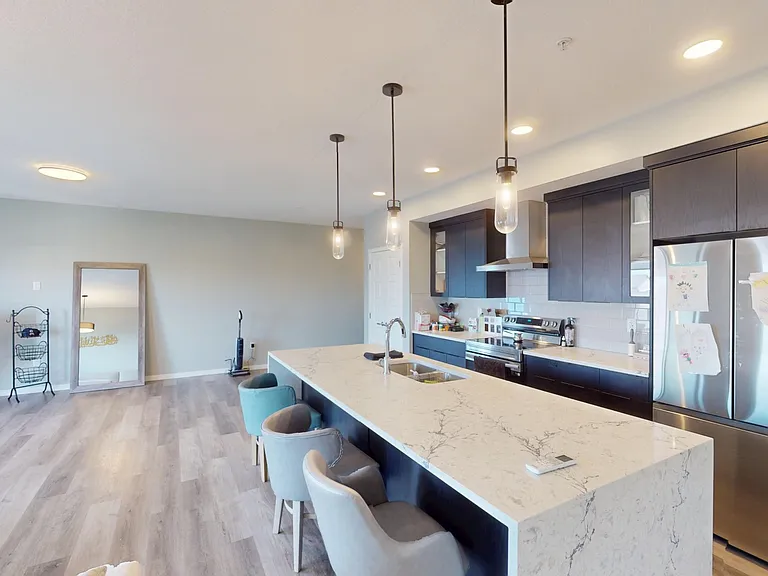 33 Carringham Gate NW #3305 — Photo 4