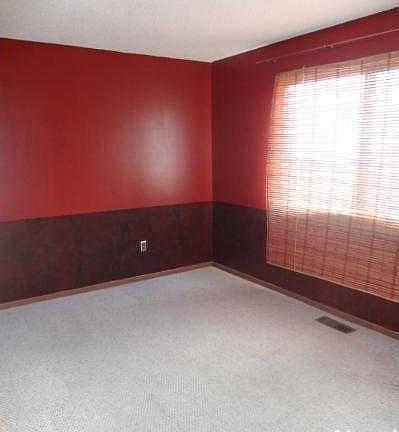 3rd image of 7600 Vinewood Ct N