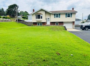 202 Spruce St, Mar Lin, PA 17951