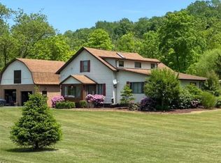 2216 N Camp Run Rd, Fombell, PA 16123