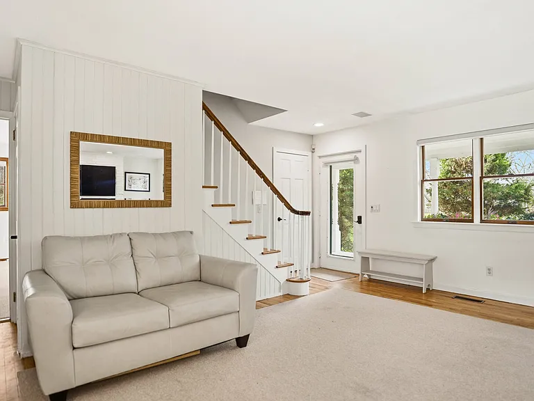 2 Old Mill Ln — Photo 9