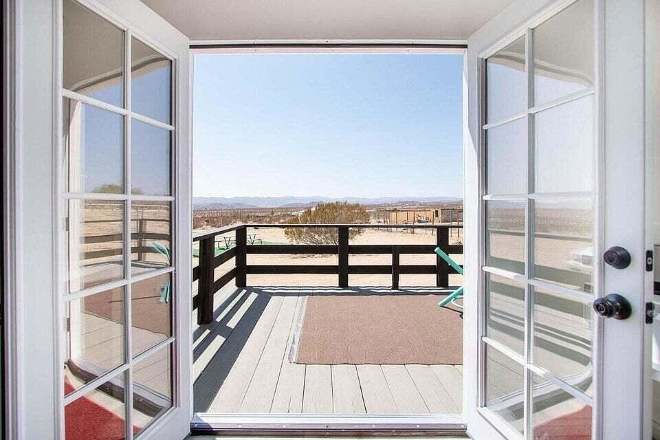 1st image of 66621 Daisy Ln